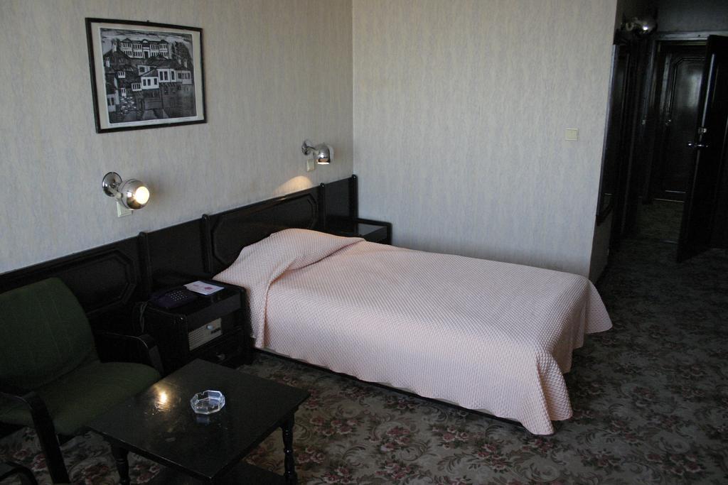Hotel Bulgaria Dobrich Habitación foto