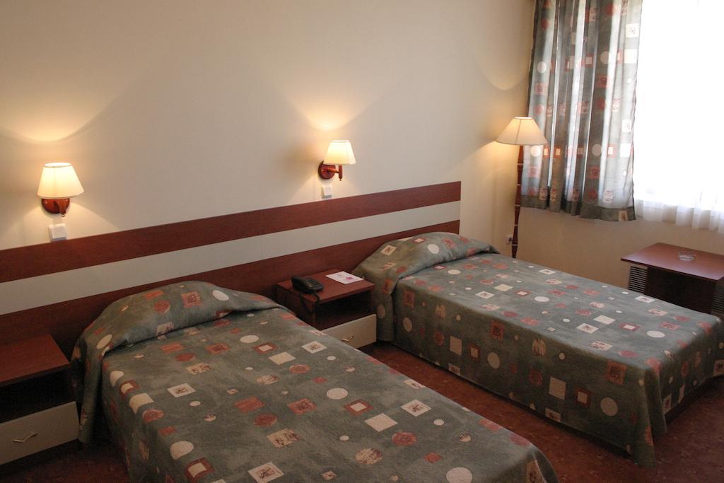 Hotel Bulgaria Dobrich Habitación foto